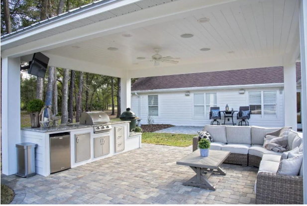 Outdoor Kitchen Contractor